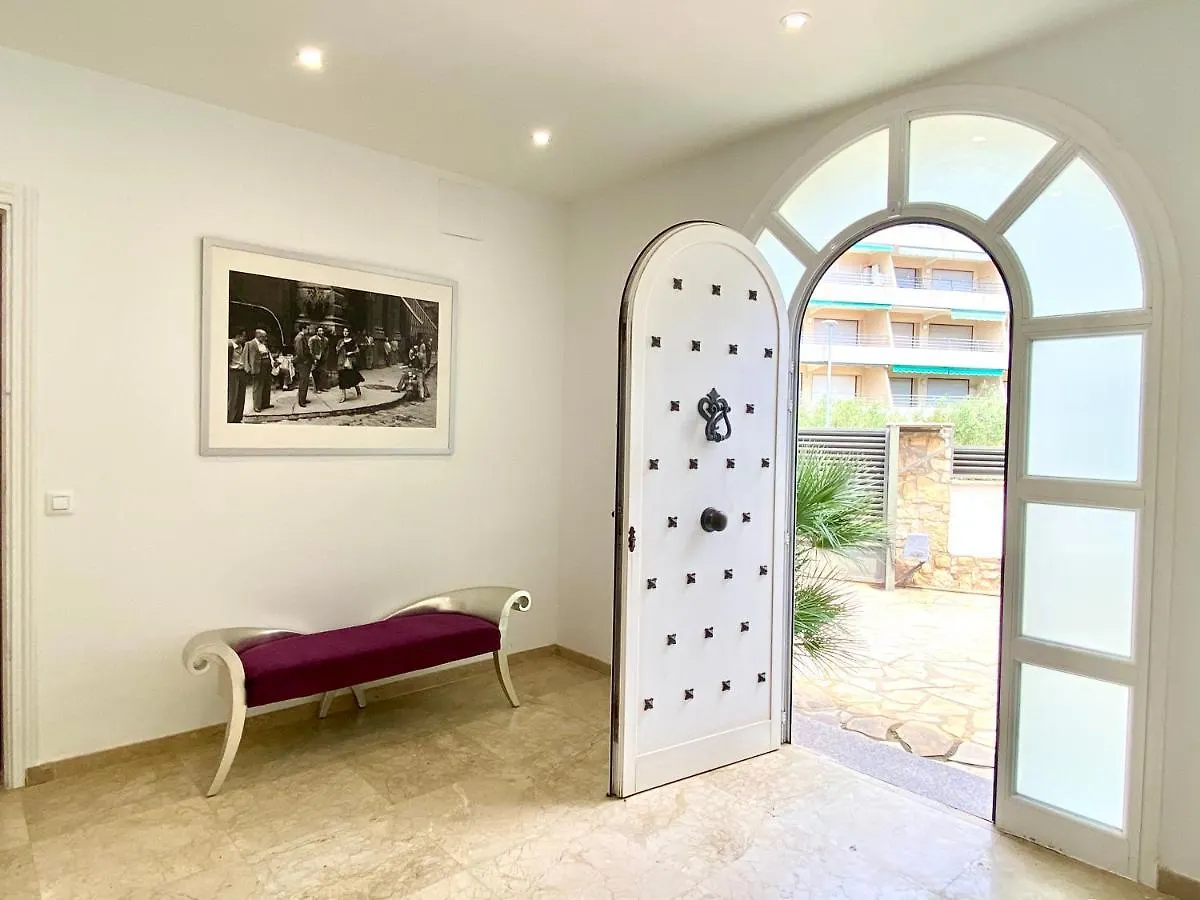 Villa Grande Y Espectacular En Miami Playa Spain